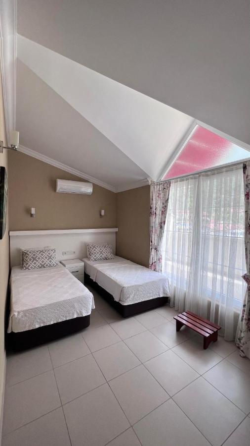 אולודניץ Mimoza Hotel מראה חיצוני תמונה